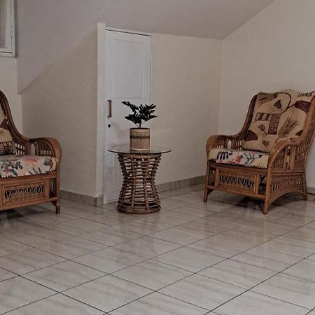 Logement Spacieux Deux Pieces A Baie Mahault Ngoại thất bức ảnh