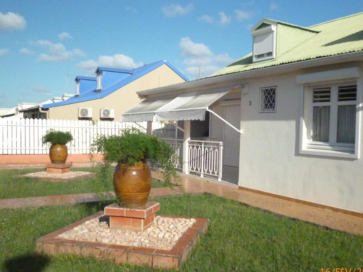 Logement Spacieux Deux Pieces A Baie Mahault Ngoại thất bức ảnh