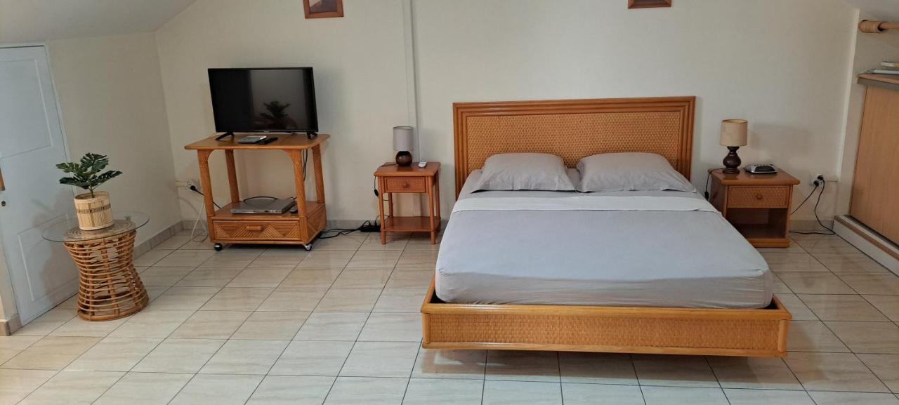 Logement Spacieux Deux Pieces A Baie Mahault Ngoại thất bức ảnh
