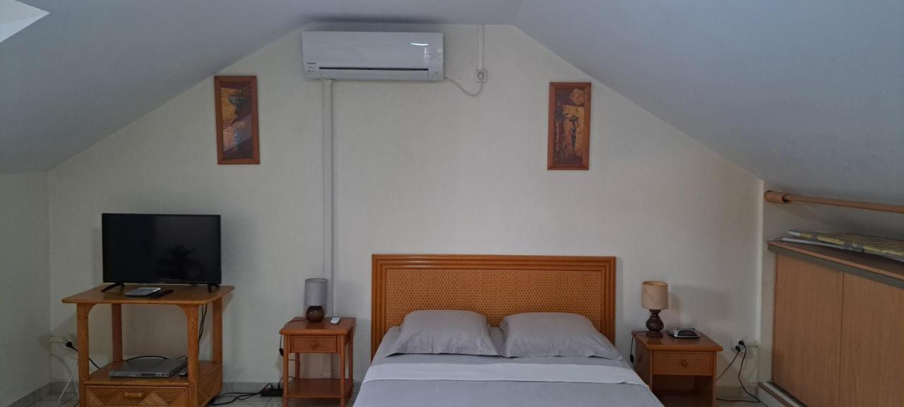 Logement Spacieux Deux Pieces A Baie Mahault Ngoại thất bức ảnh