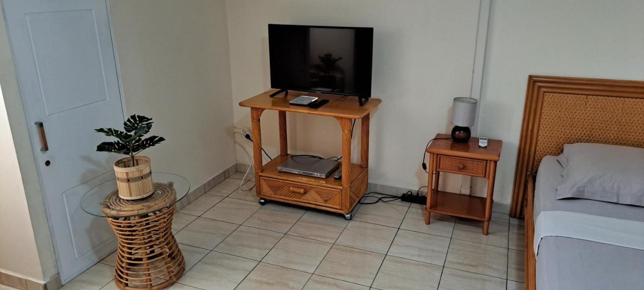 Logement Spacieux Deux Pieces A Baie Mahault Ngoại thất bức ảnh