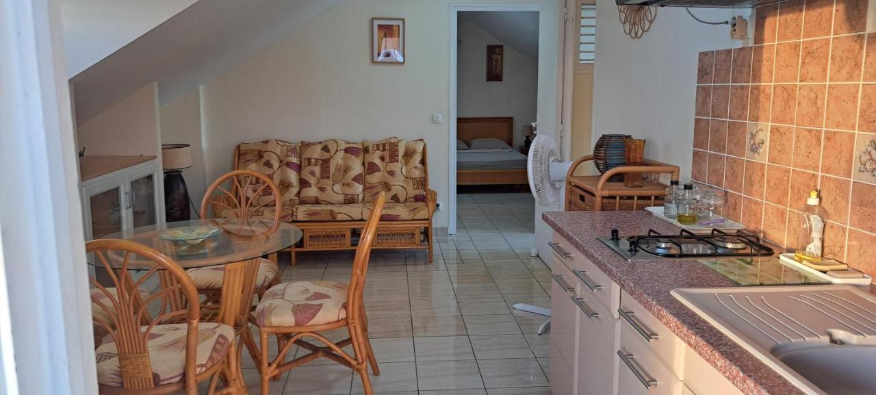Logement Spacieux Deux Pieces A Baie Mahault Ngoại thất bức ảnh