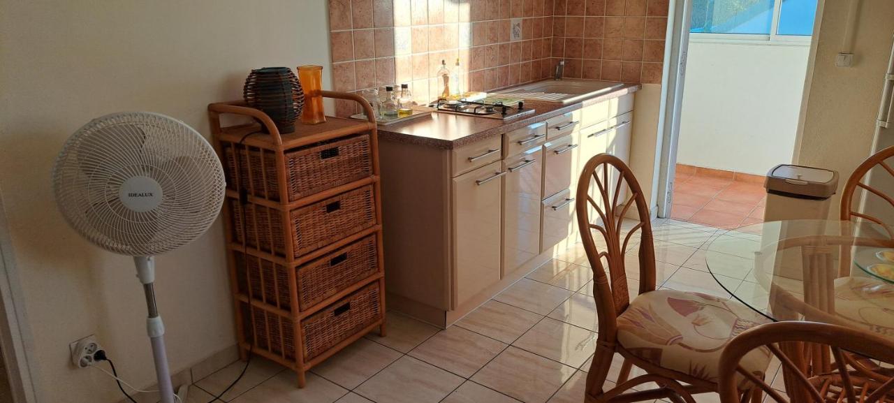 Logement Spacieux Deux Pieces A Baie Mahault Ngoại thất bức ảnh