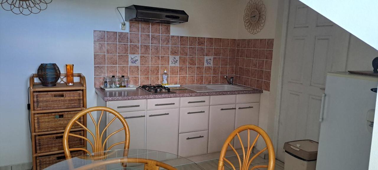 Logement Spacieux Deux Pieces A Baie Mahault Ngoại thất bức ảnh