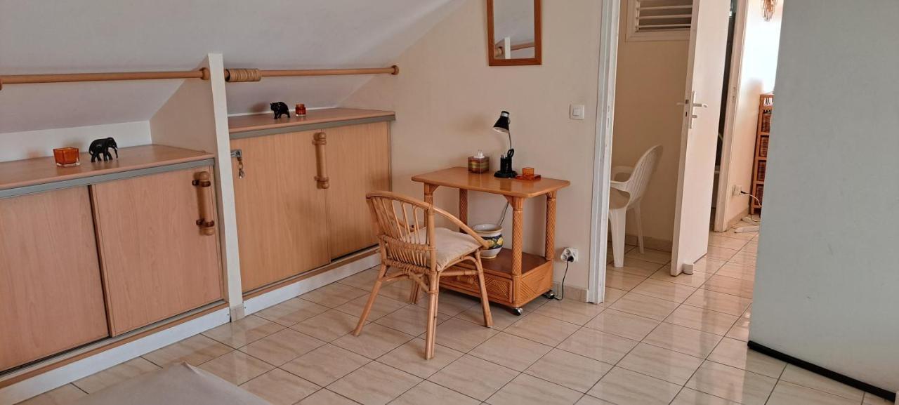 Logement Spacieux Deux Pieces A Baie Mahault Ngoại thất bức ảnh