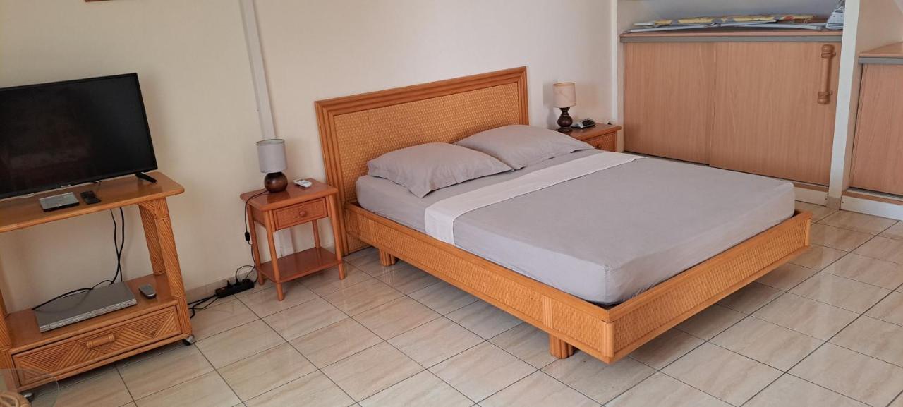 Logement Spacieux Deux Pieces A Baie Mahault Ngoại thất bức ảnh