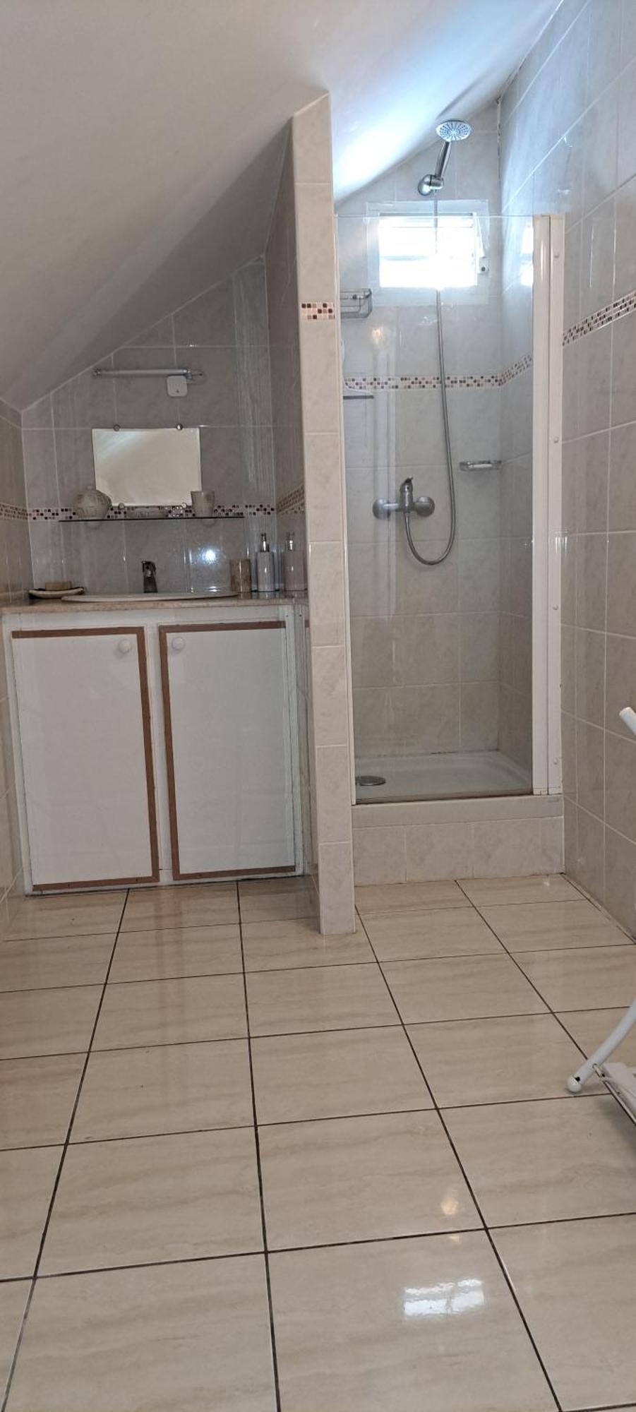 Logement Spacieux Deux Pieces A Baie Mahault Ngoại thất bức ảnh